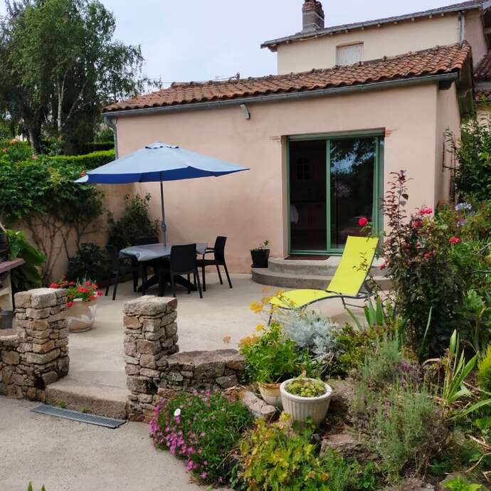 Gîte l'Éperon 2 - Petite maison de vacances à Clisson face au château
