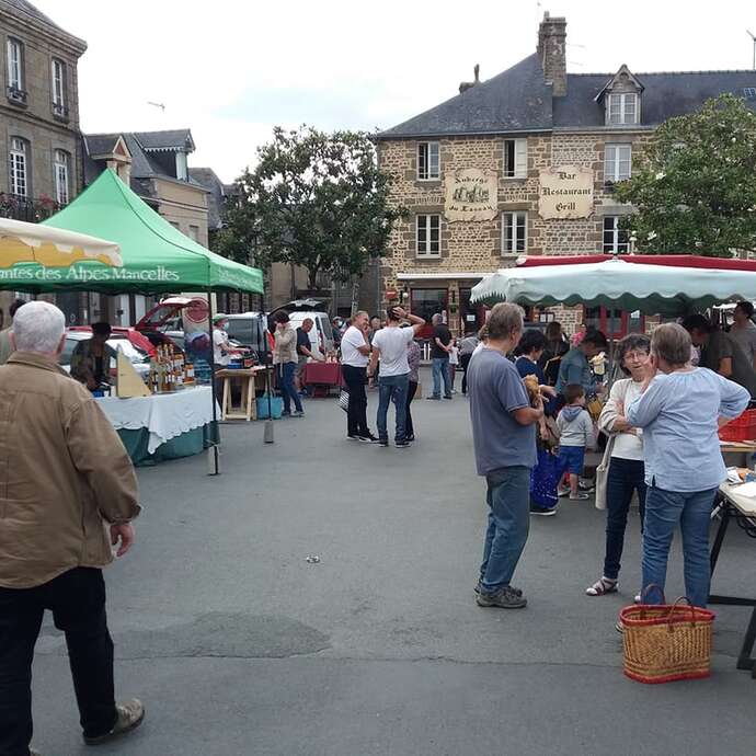 MARCHE BIO MENSUEL LASSAY LES CHATEAUX