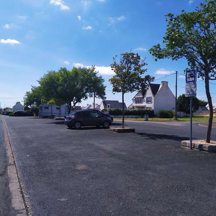 Aire de stationnement - Place Salvador Allende