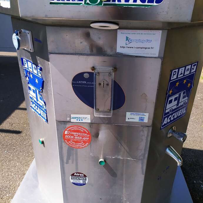 Aire de services - Place de la Petite Sole