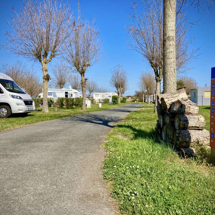 Aire de stationnement et de services - Camping de la Joie
