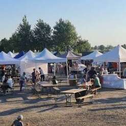 Marché d'été nocturne