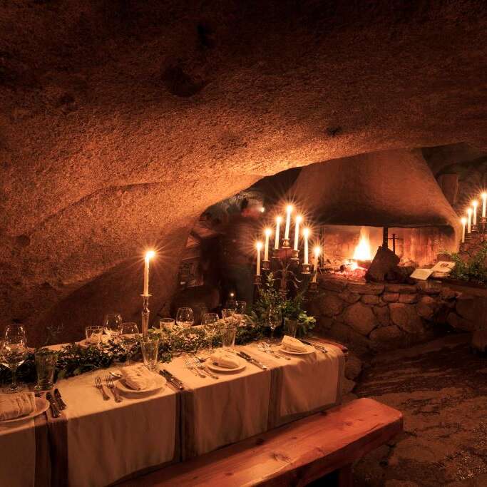 LA TABLE DE LA GROTTE