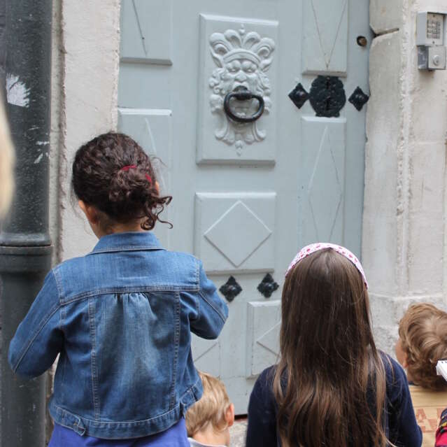 En famille « De porte en porte »