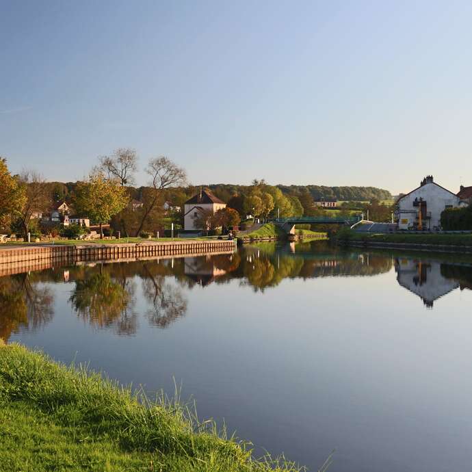 Halte nautique de Saint-Julien-sur-Dheune