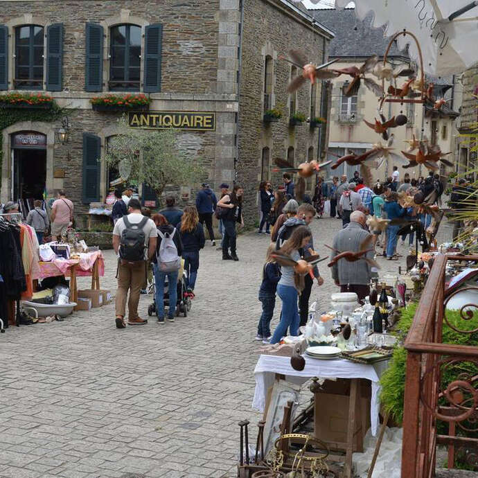 Vide greniers, collection et voitures anciennes