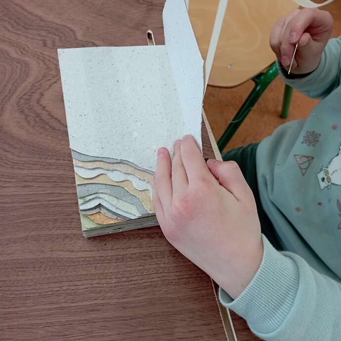 Atelier artistique au Musée du Vignoble Nantais : le livre relief