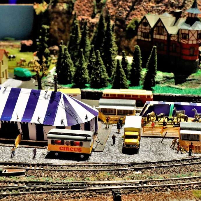 Petits trains et féeries