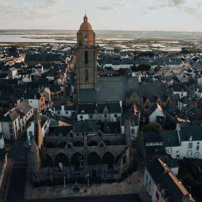 Unusual visit - Chapelle du Mûrier