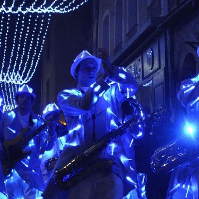Déambulation avec la Fanfare Pop Corn 007