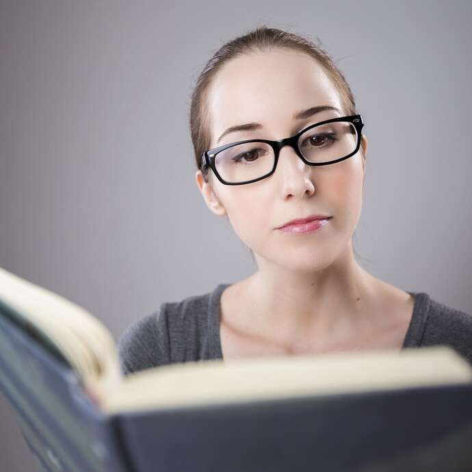 Lecture à voix haute et criage public