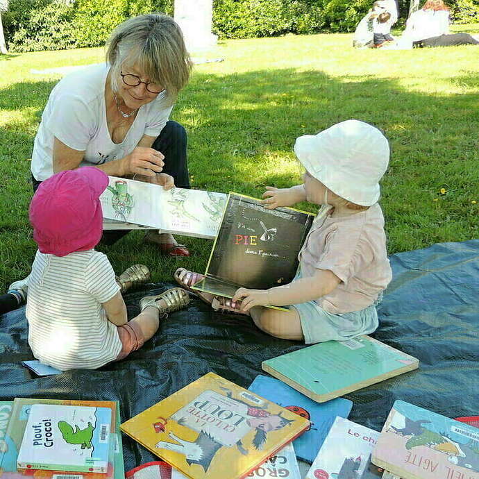 Lecture à la coulée verte