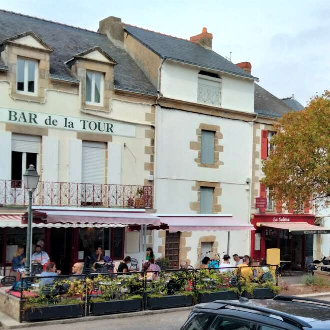 Konzerte bar de la Tour und Pizzeria La Salina