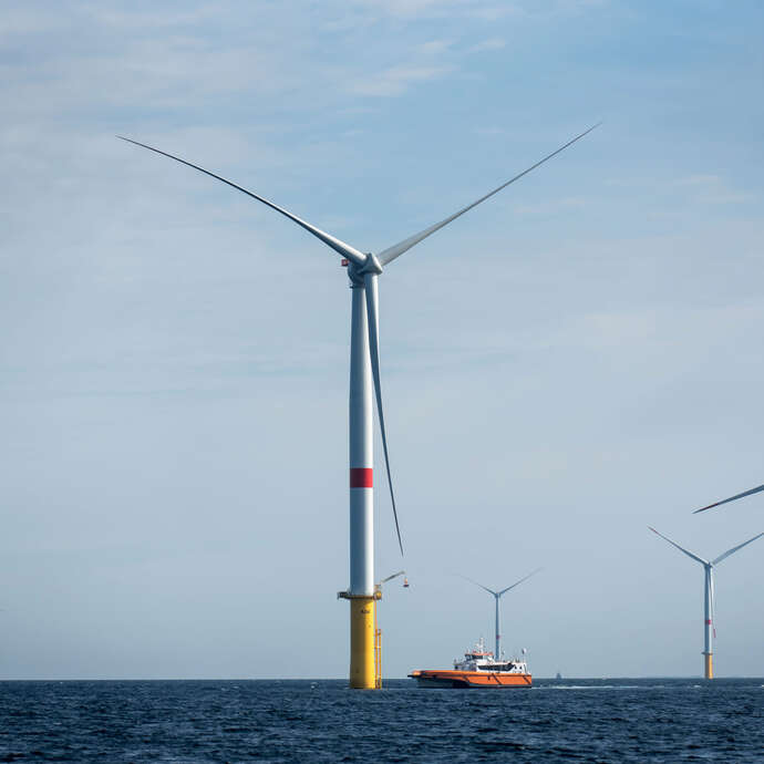 Visite de la base d'exploitation et de maintenance du Parc éolien en mer de Saint-Nazaire