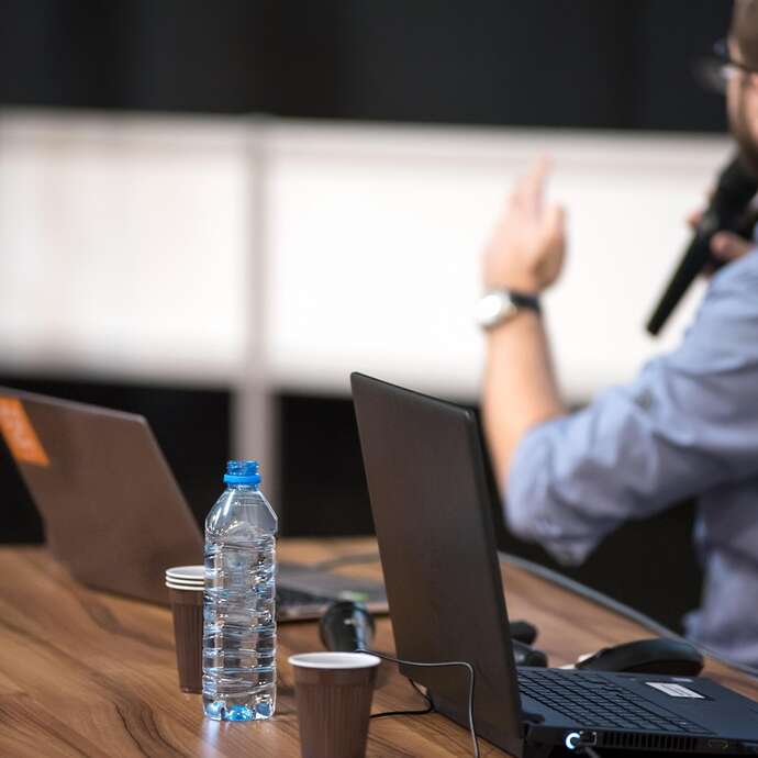 Conférence (2/3)