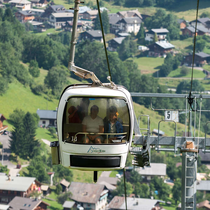 Roc d'Enfer Gondola Lift