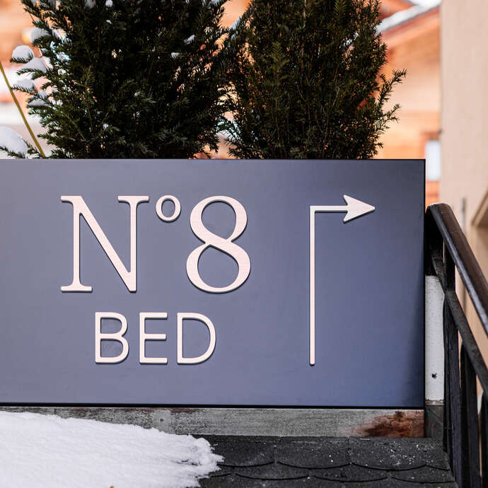 No 8 Bed & Bar