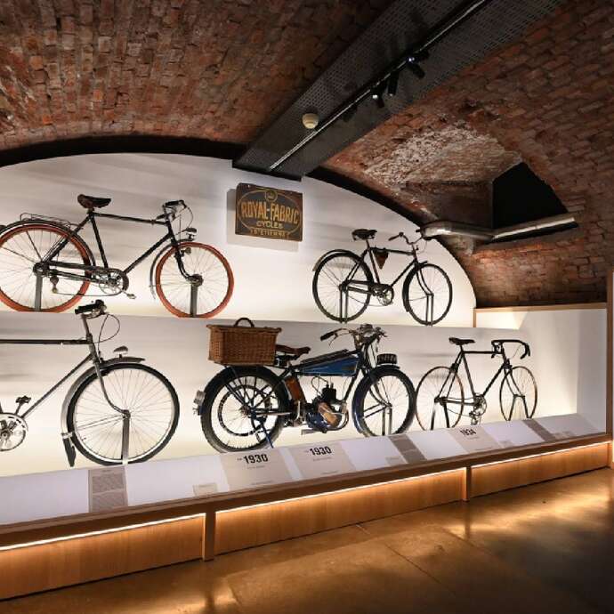 Visite flash de la collection "Vélo moteur d'innovation"