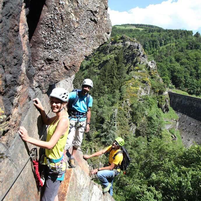 Encadrement d'activités sur le pôle vertical de Planfoy