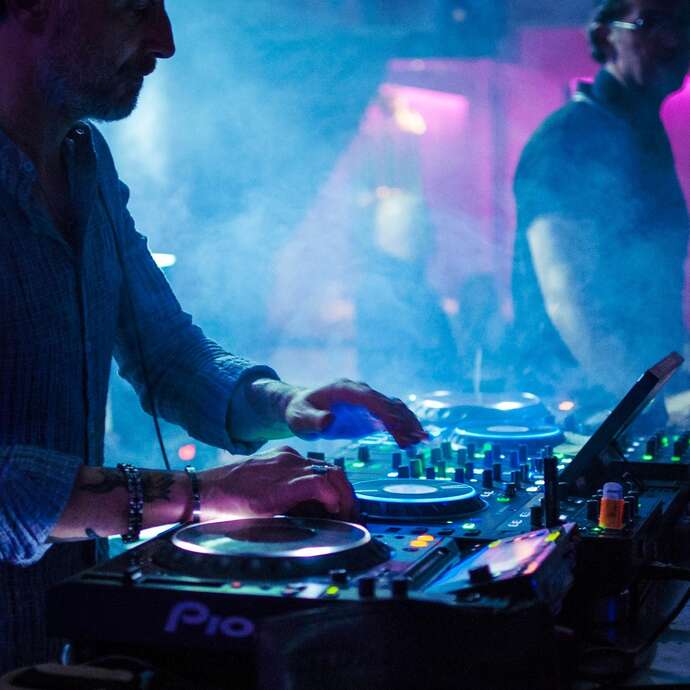 Spectacle vivant et DJ