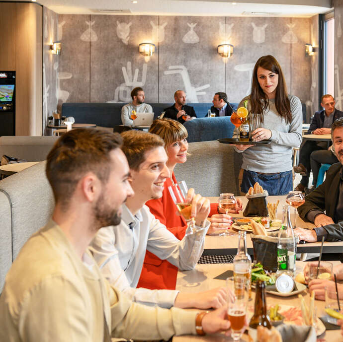 Restaurant Le Hub, plateforme gourmande du Novotel