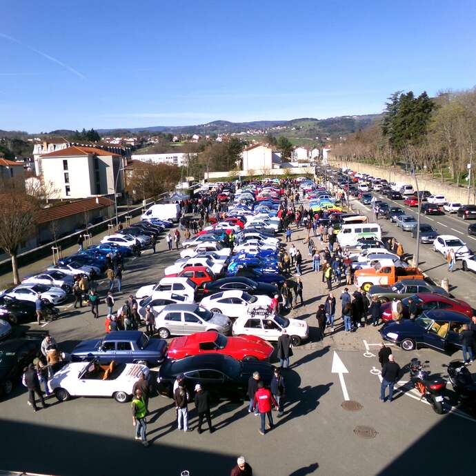 2ème exposition de véhicules anciens du CARMS