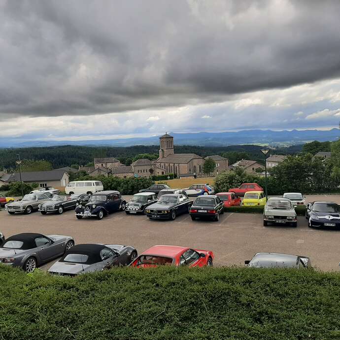 Rassemblement voitures anciennes