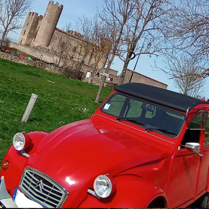 Suivez le guide ... en route pour le Forez en 2CV