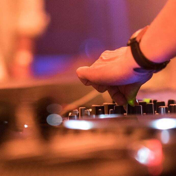 Concierto en la playa - DJ Nina Ly en La Vague