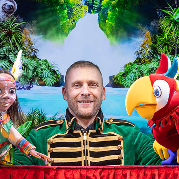 Guignol Rhône Alpes et Rio le majestueux perroquet