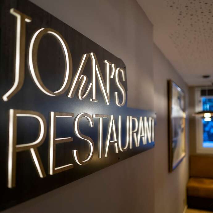 Le John's