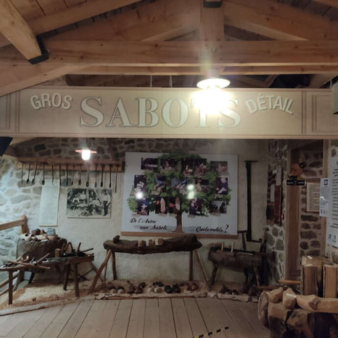 Fête autour du bois