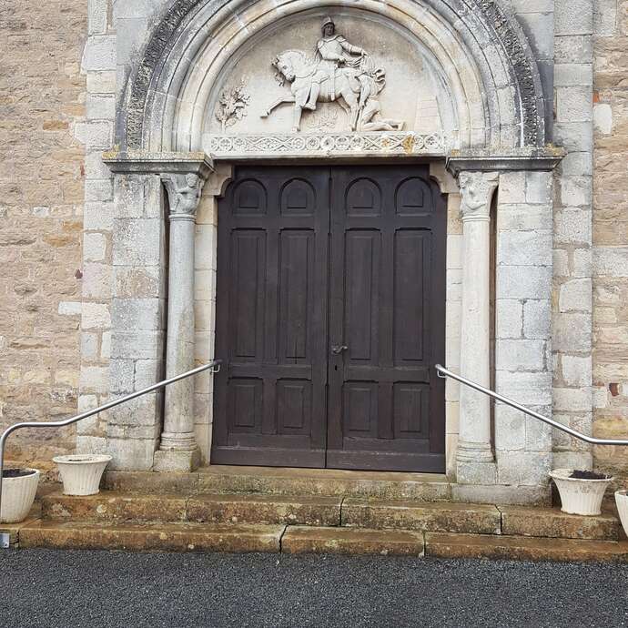 Tour of the Church in Baneins