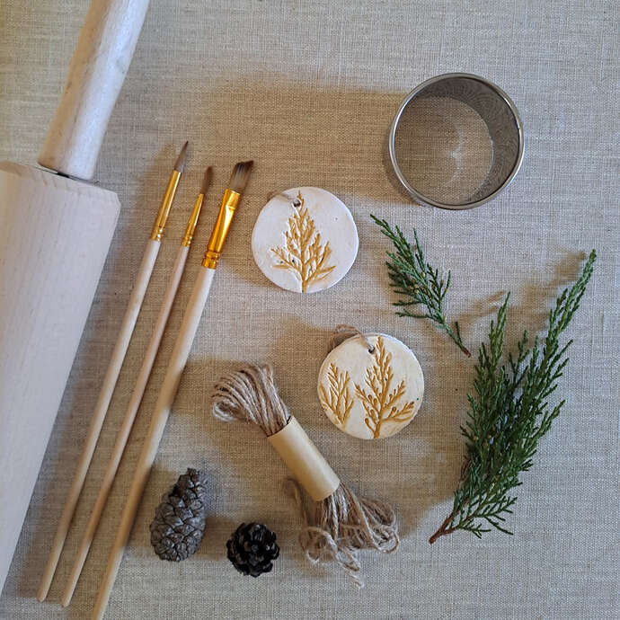 Atelier médaillon argile