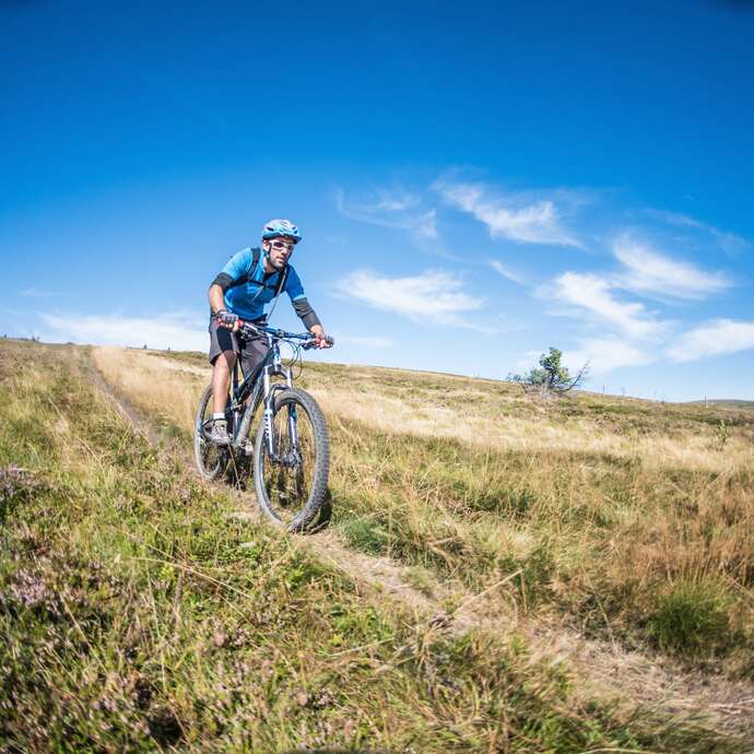 N° 3 - Cervières - Espace VTT-FFC Massif des Bois Noirs