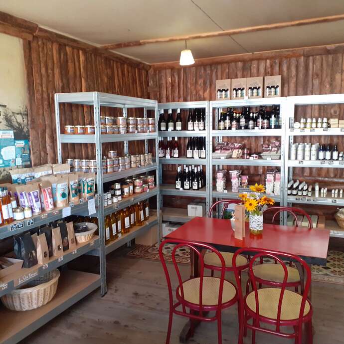 Salon de thé et boutique de produits du terroir