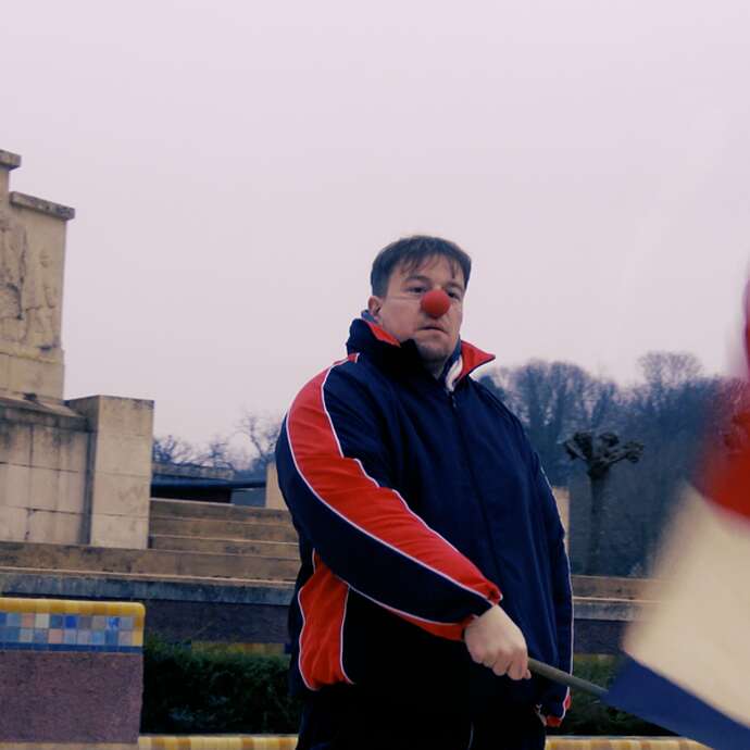 Rouge Blanc Bleu - Idiot cherche village - Enquête clownesque