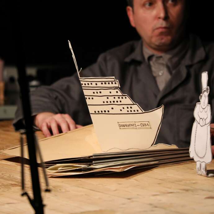 Théâtre d’objet et de papier / Un Océan D'amour