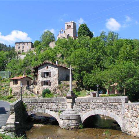 Le Vieil Ecotay - Message codé - Balades à jouer Monts du Forez Montbrison