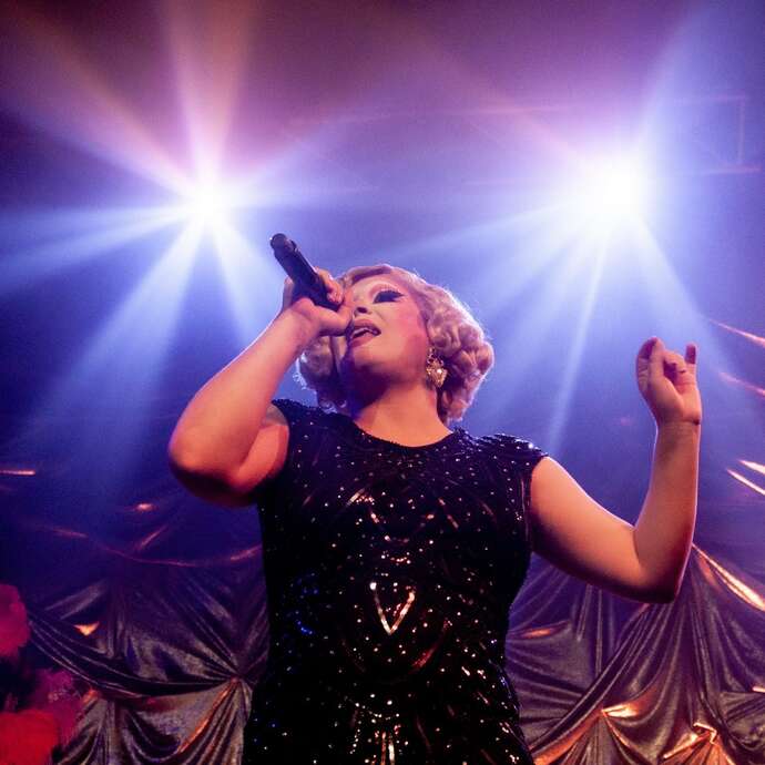 Spectacle - Madame Arthur enflamme Saint-Etienne au Fil