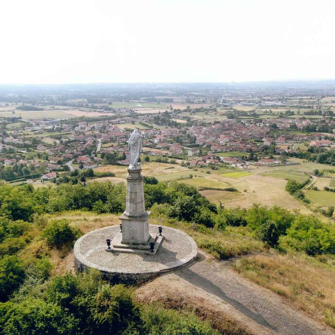 Les pitons basaltiques de Purchon et de Griot