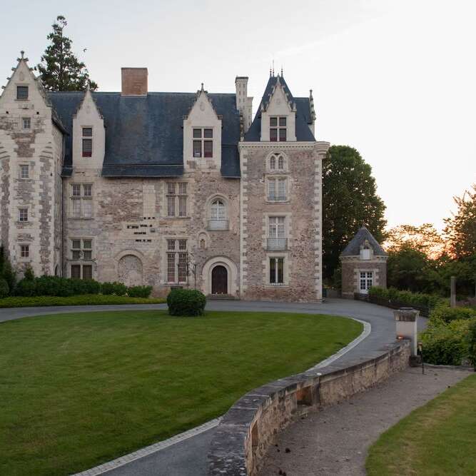 Château de Villevêque Museum