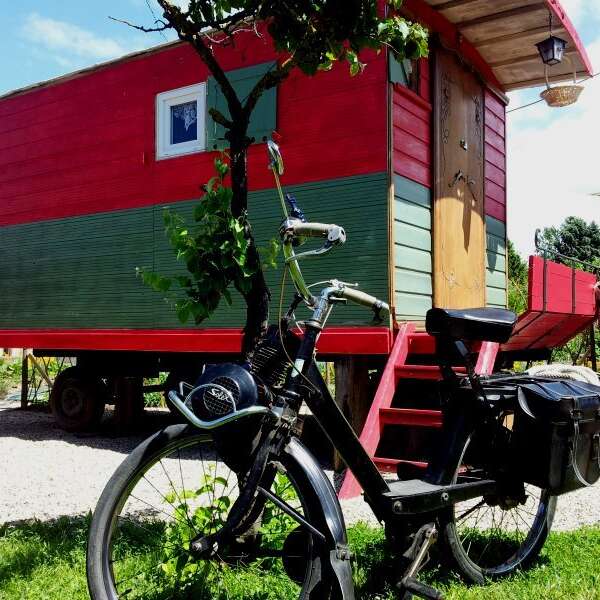 La Roulotte du Caillou gypsy caravan