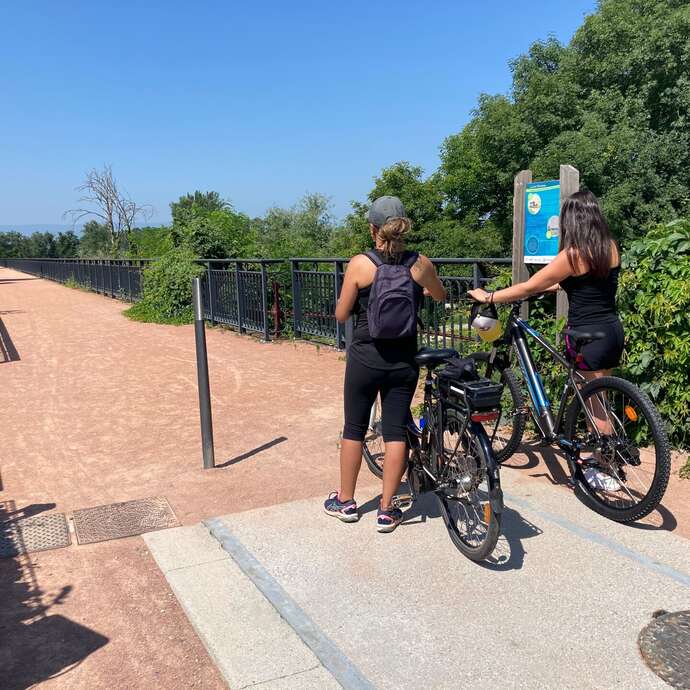 Balade à vélo électrique ... La Loire et son héritage