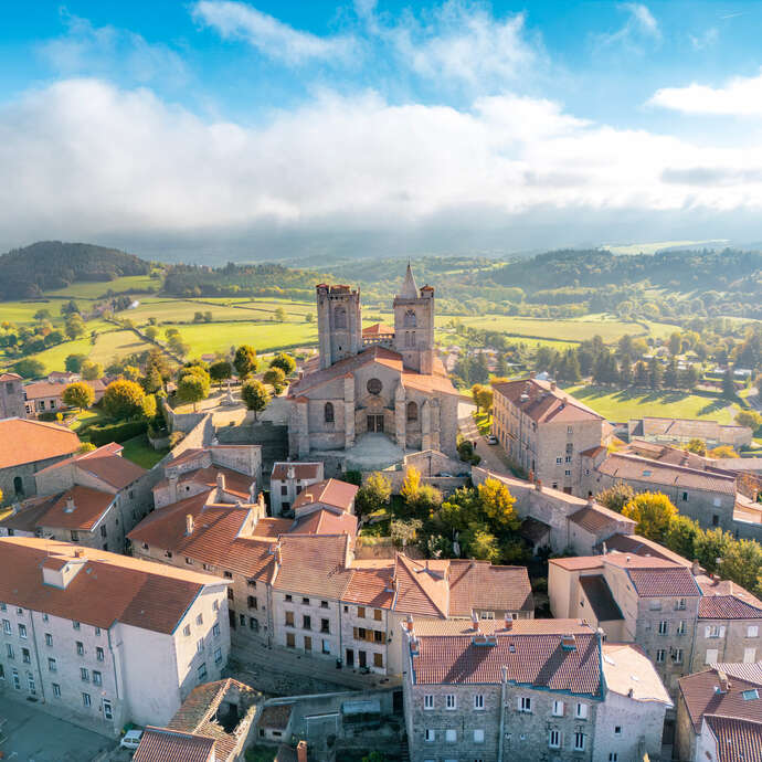 Saint-Bonnet-le-Château, village de caractère