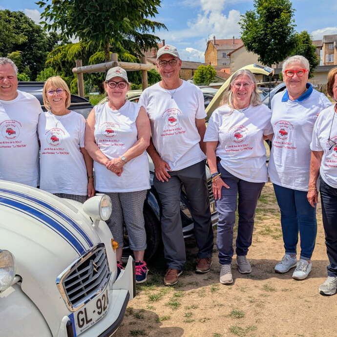 Rassemblement exposition de vehicules anciens