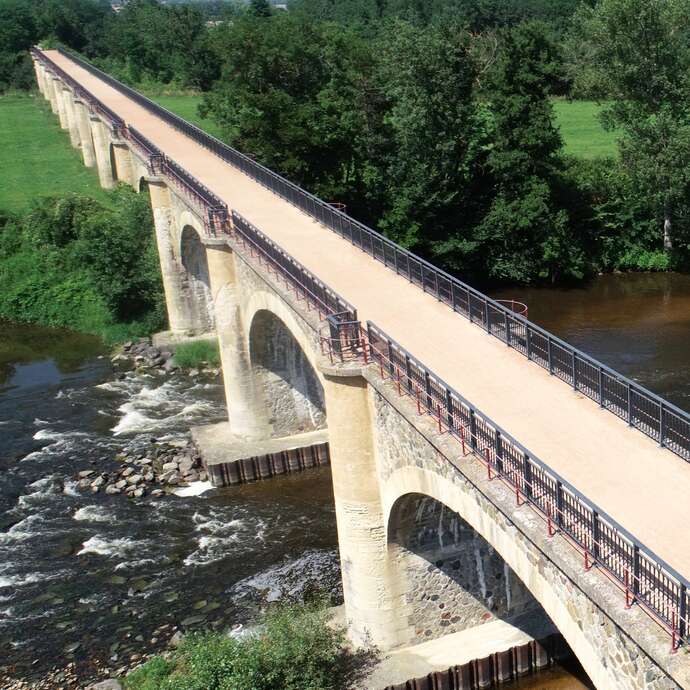 Visite autour du viaduc ferroviaire