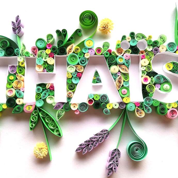 Carte initiale prénom en papier roulé - atelier