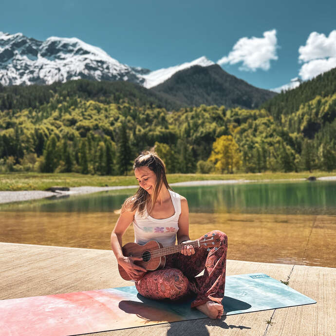 PILATES SUR LA TERRASSE DU SAUNA – AUBERGE DE LA GRAVIÈRE