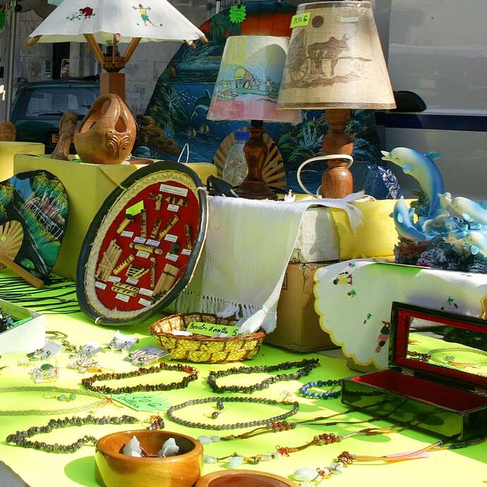 Vide-grenier organisé par Les Amis de Maéva